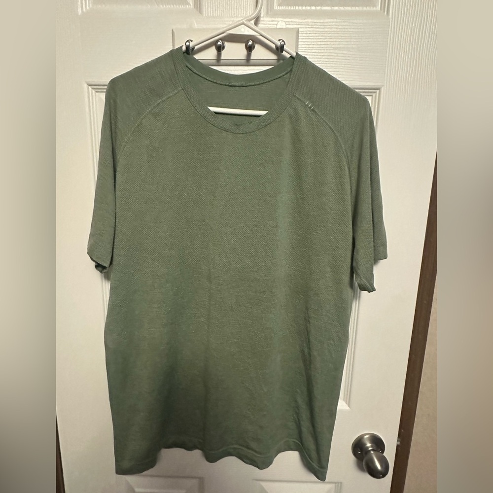 lululemon athletica Olive Short Sleeve Tee
